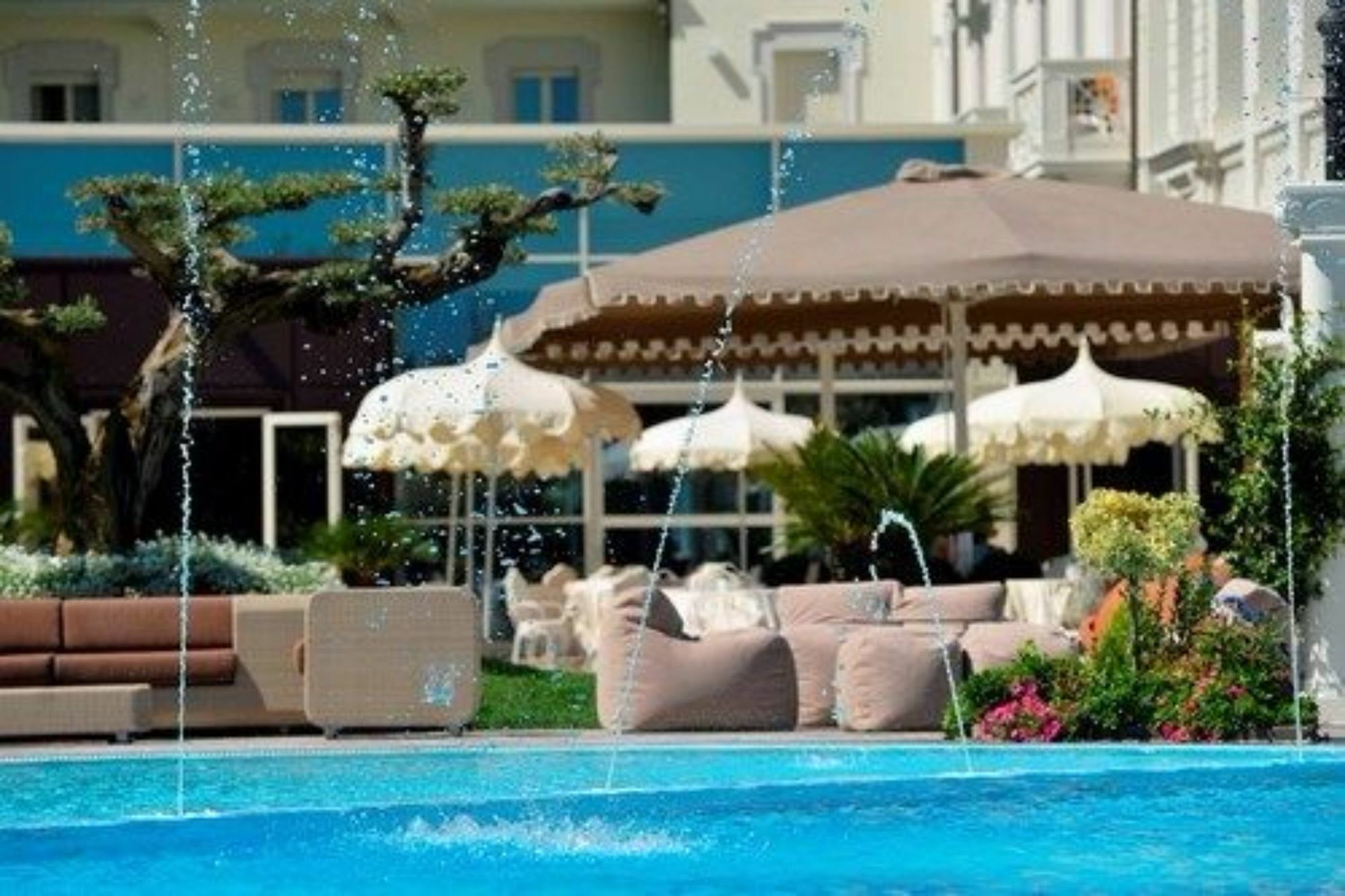 Grand Hotel Da Vinci Cesenatico Esterno foto