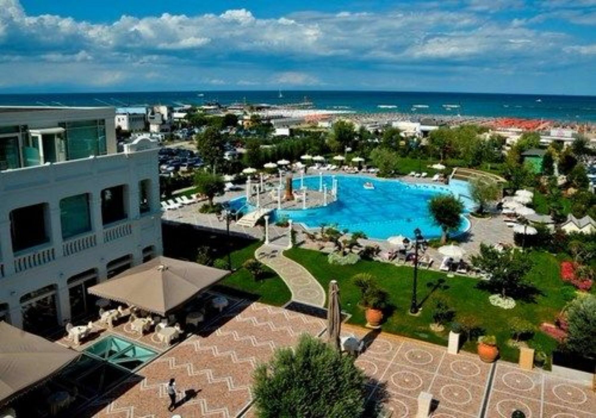 Grand Hotel Da Vinci Cesenatico Esterno foto