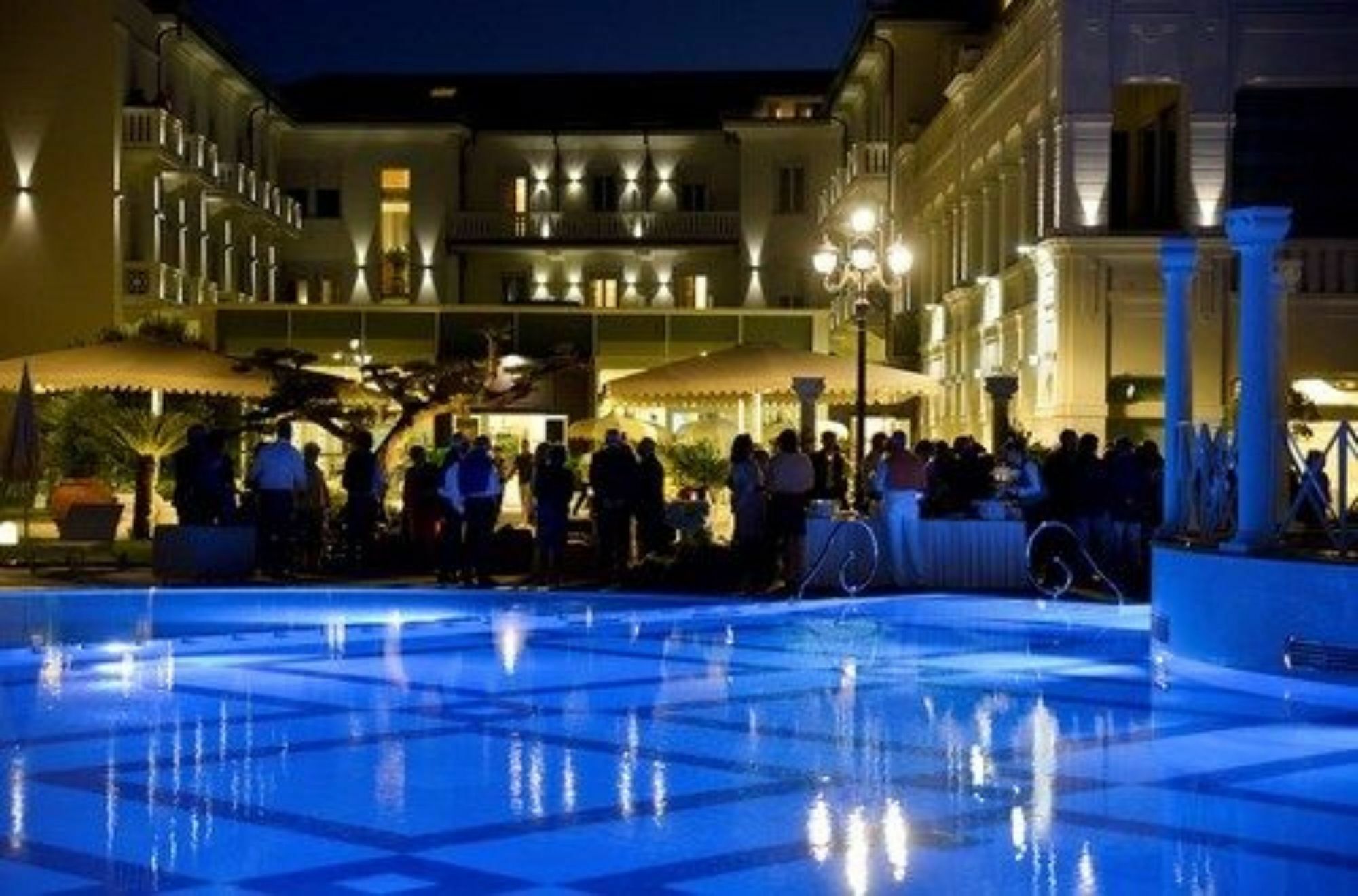 Grand Hotel Da Vinci Cesenatico Esterno foto