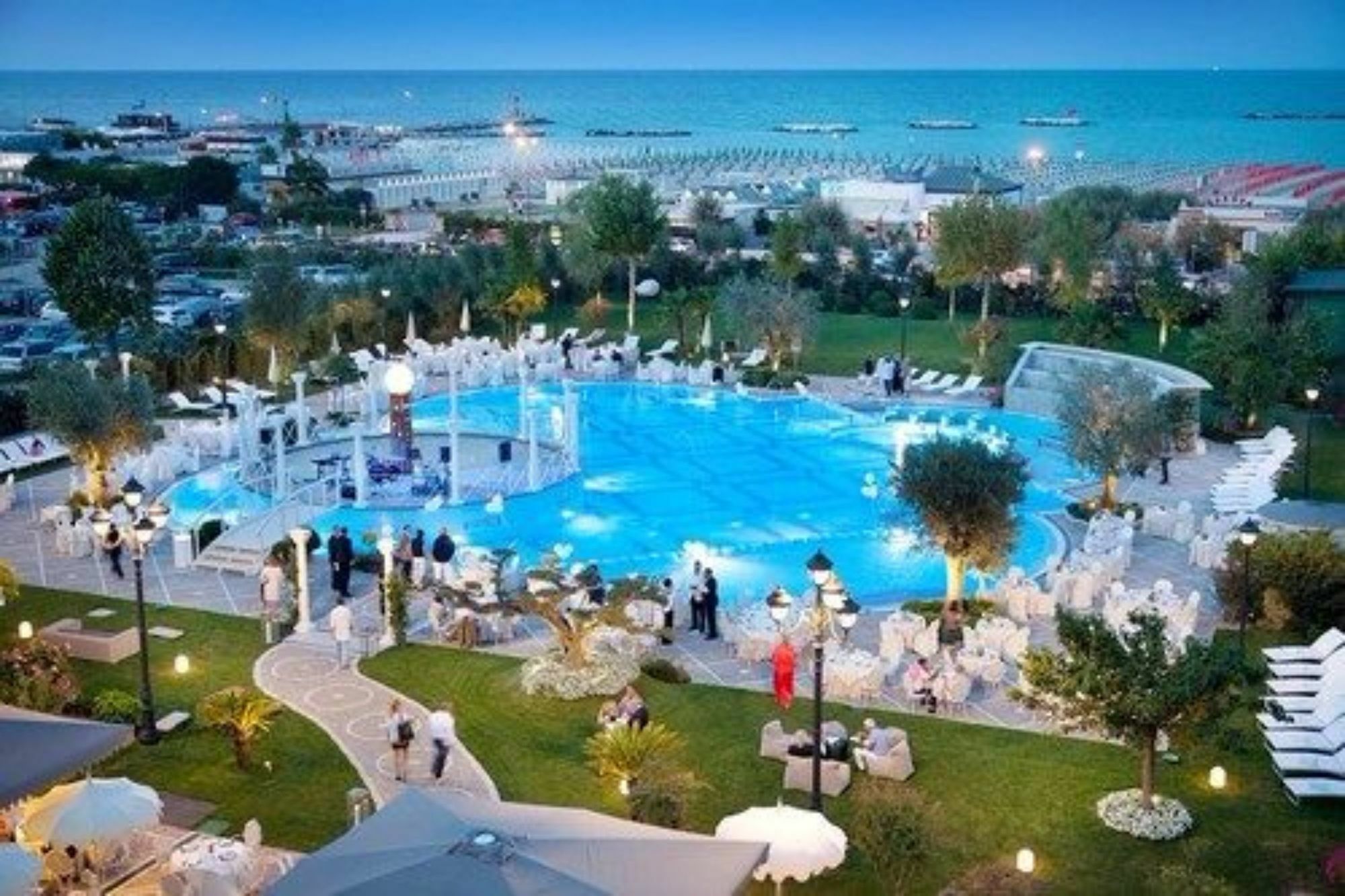 Grand Hotel Da Vinci Cesenatico Esterno foto