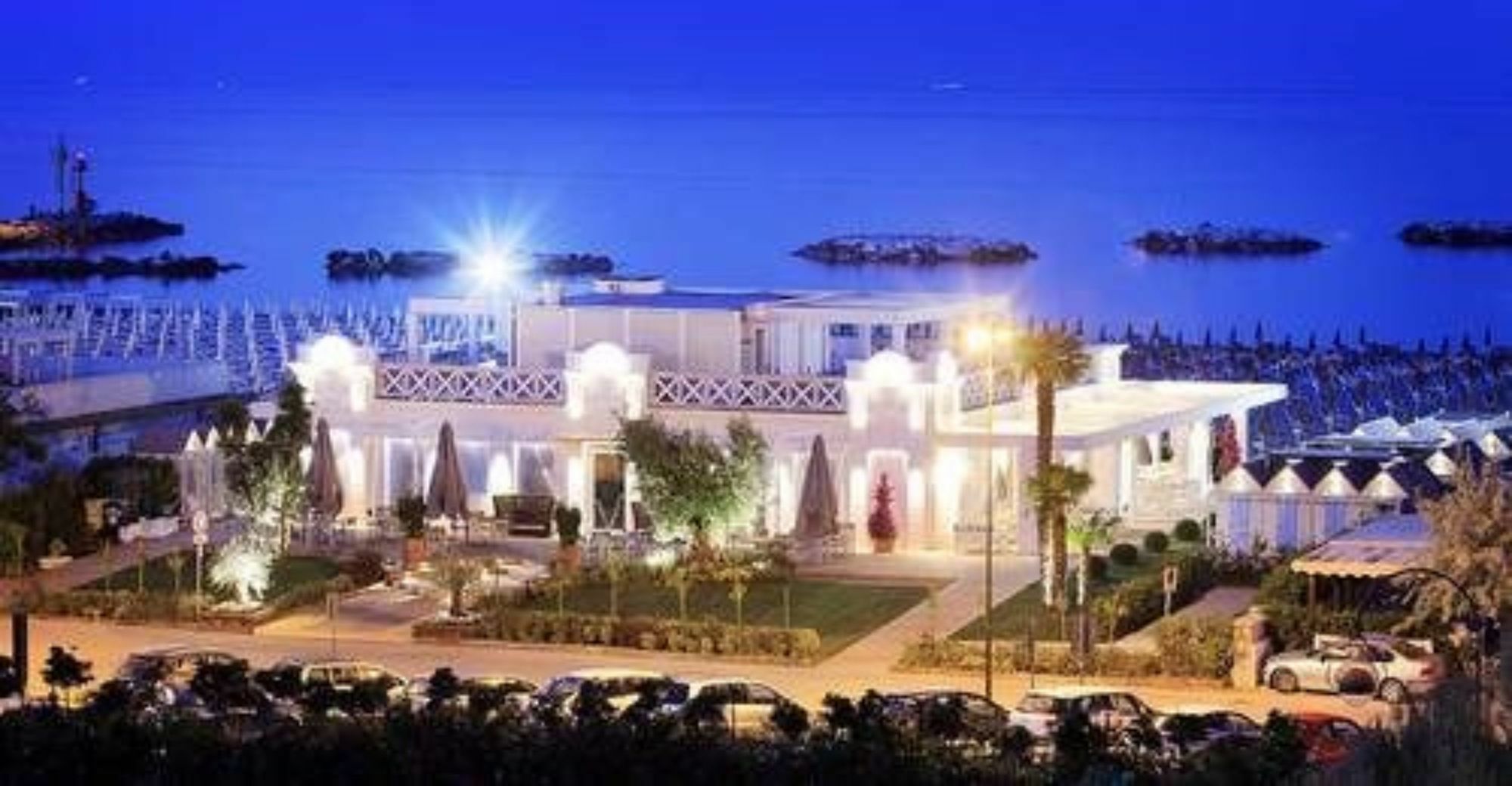 Grand Hotel Da Vinci Cesenatico Esterno foto